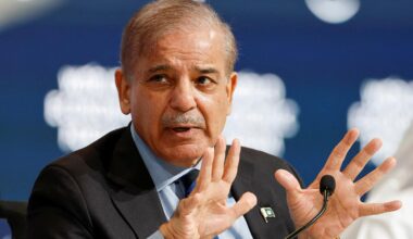 Pakistan records annual current account surplus of $2.1bn: Official data