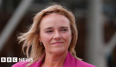 Manager denies health board sought to 'punish' trans row nurse