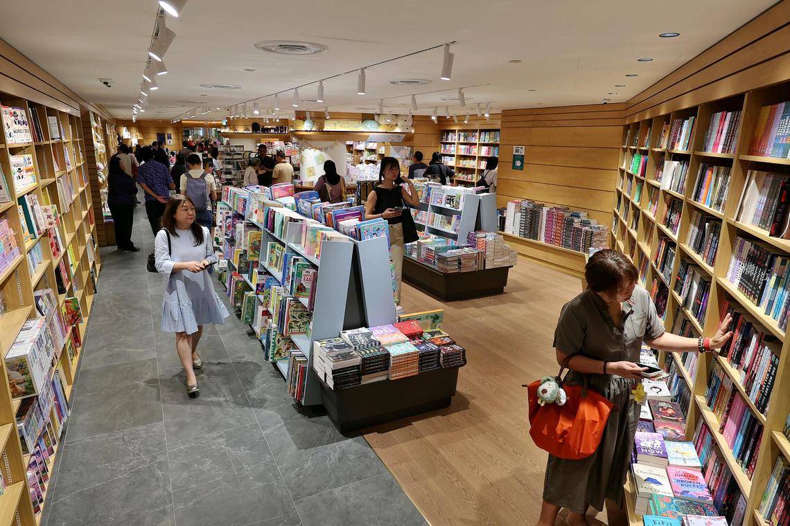 Kinokuniya's new outlet at Raffles City