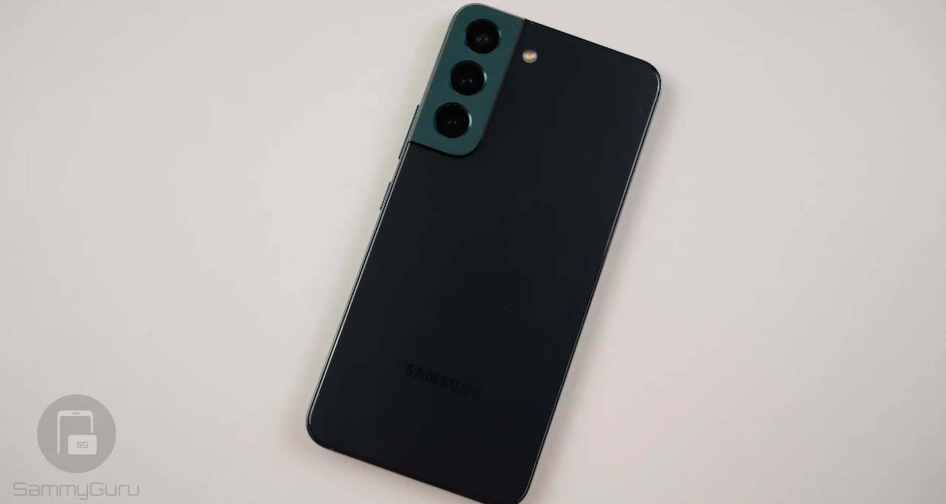 Samsung Rolls Out July Update to Galaxy S22, One UI 8 on the Way