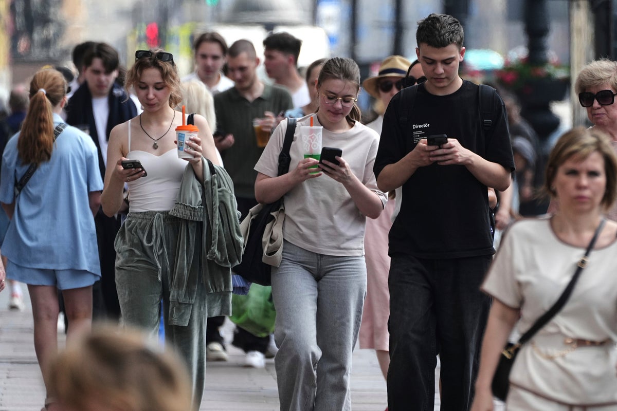 Shutdowns of cellphone internet links sweep Russia, further limiting already-stifled net freedom