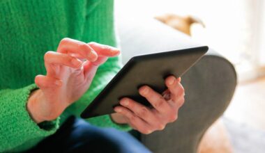 using an e-reader to read a book