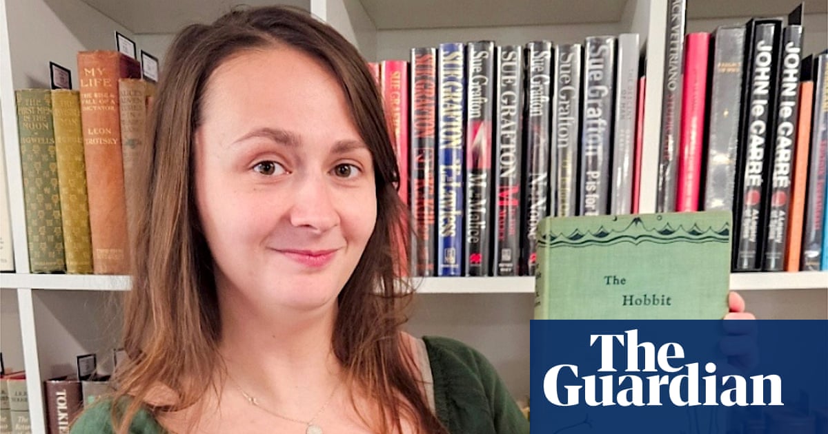 ‘Unimaginably rare’ first edition of The Hobbit sells at auction for £43,000 | JRR Tolkien