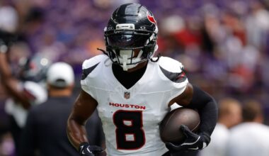 Sources - Eagles trade for Texans WR John Metchie III