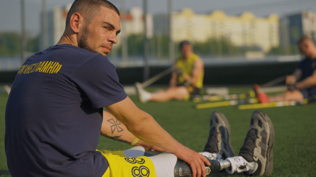 Oleksandr Tebenkov is the coach of the “Nezlamni” football club. (Photo: UNITED24 Media) 