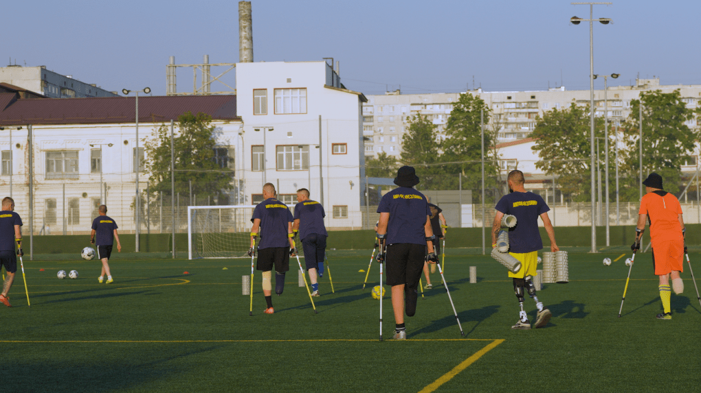 “Nezlamni’s” players have two training sessions per week. (Photo: UNITED24 Media)