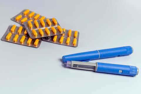 Weight loss pills and pen