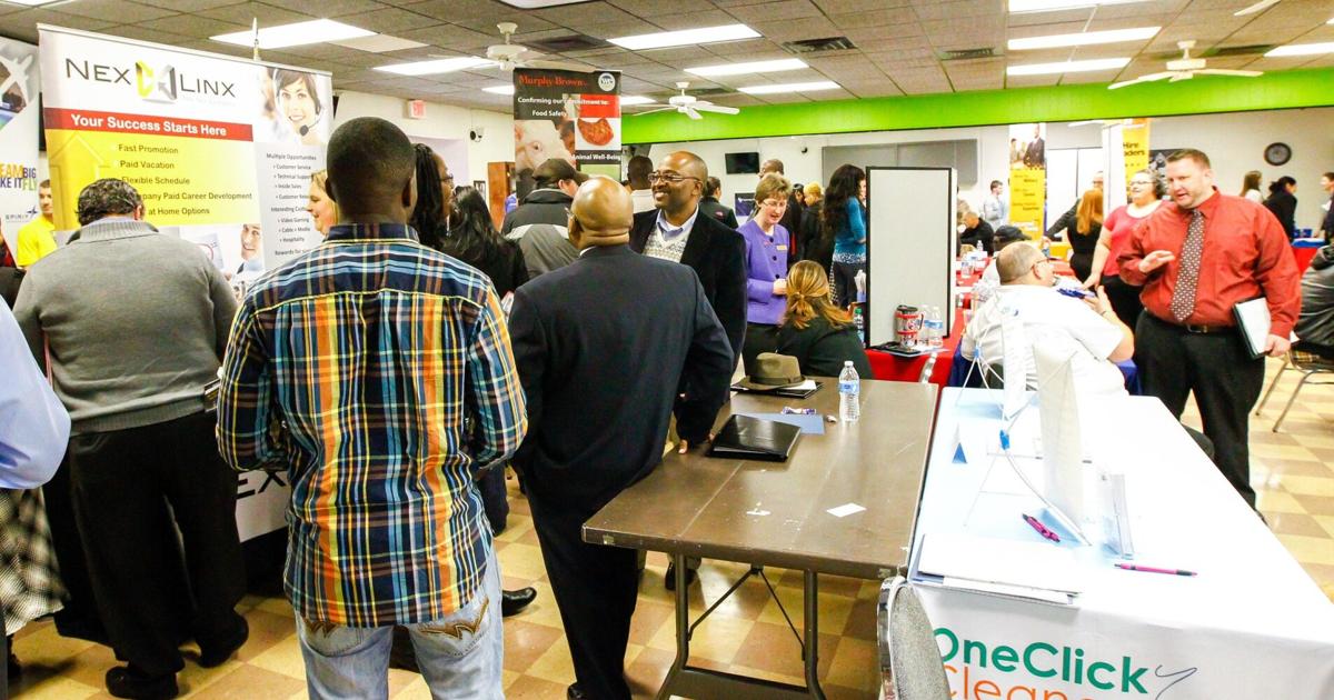 Veterans, civilians search for employment at job fair | News