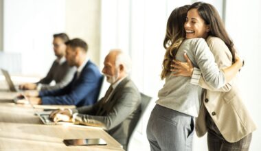 Are You a 'Job Hugger'? Fear of the Labor Market Is Keeping Many from Moving On