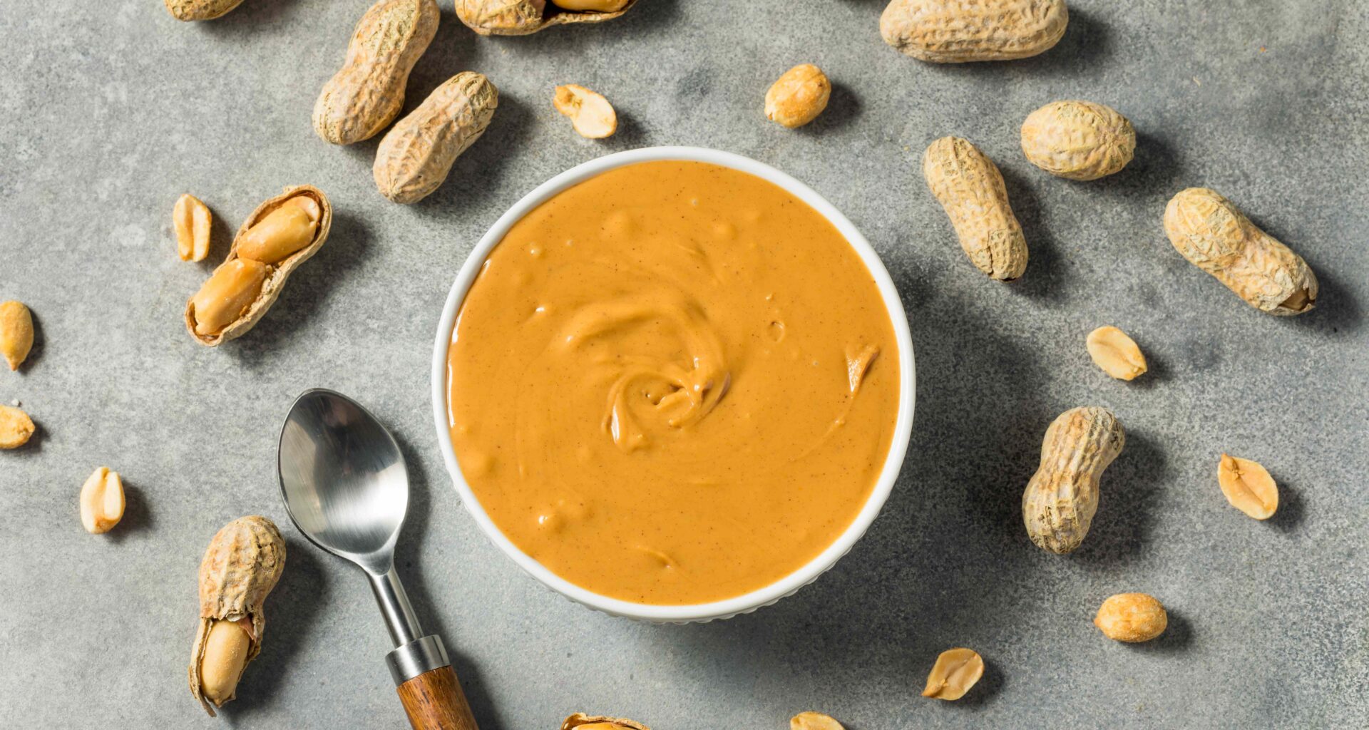A Dietitian’s 4 Simple Tips for Choosing the Healthiest Peanut Butter