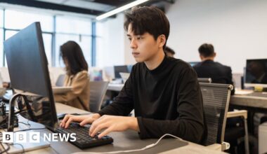 China's unemployed young adults who are pretending to have jobs