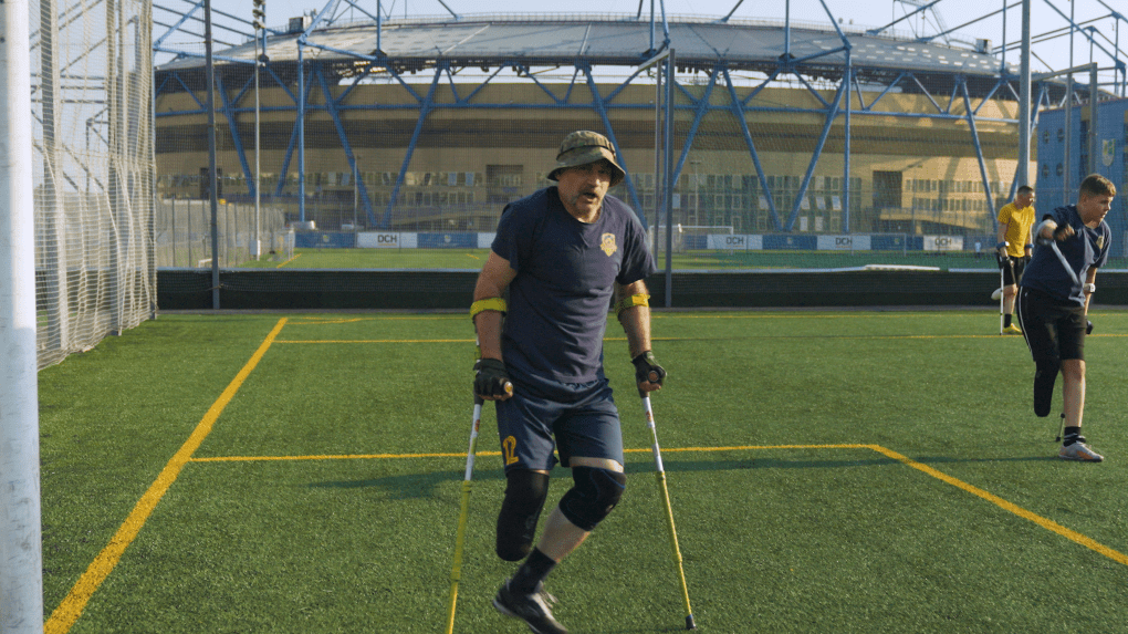 Oleksandr, who now plays at the “Nezlamni” football club, stepped on a mine in the Zaporizhzhia direction. (Photo: UNITED24 Media) 