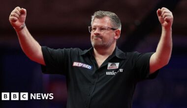Darts player James Wade speaks of bipolar diagnosis relief