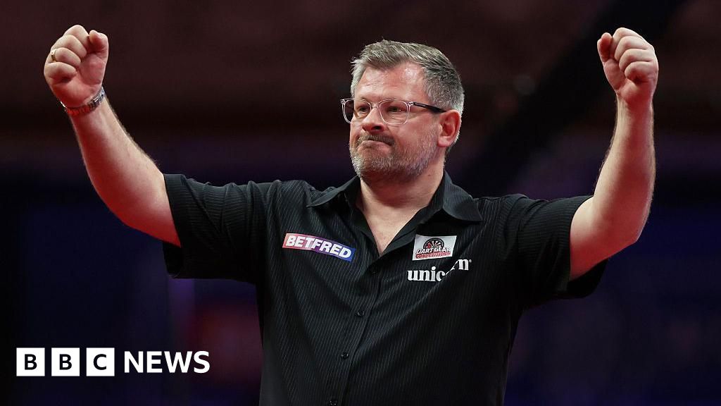 Darts player James Wade speaks of bipolar diagnosis relief