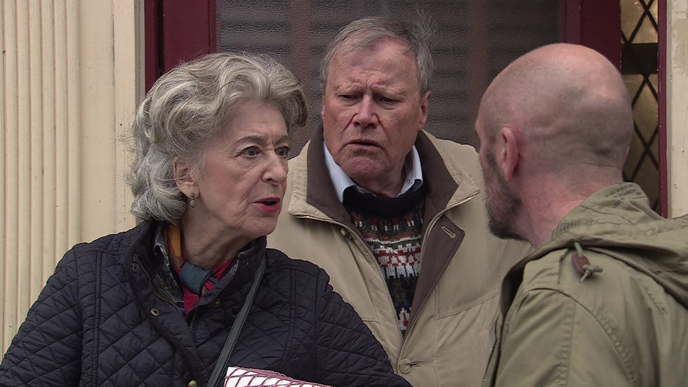 coronation street evelyn argues with terry in front of roy
