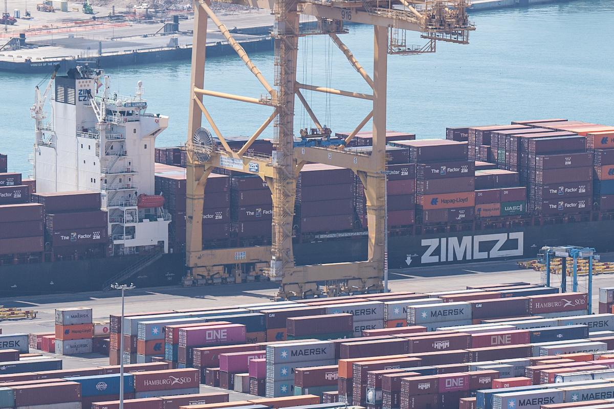 ZIM Warns of Weak Peak Shipping Season as Freight Rates, Volumes Slide
