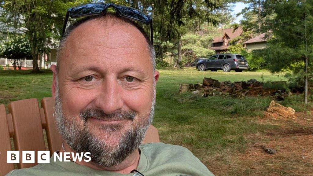 Funeral director's 'big danders' for mental health