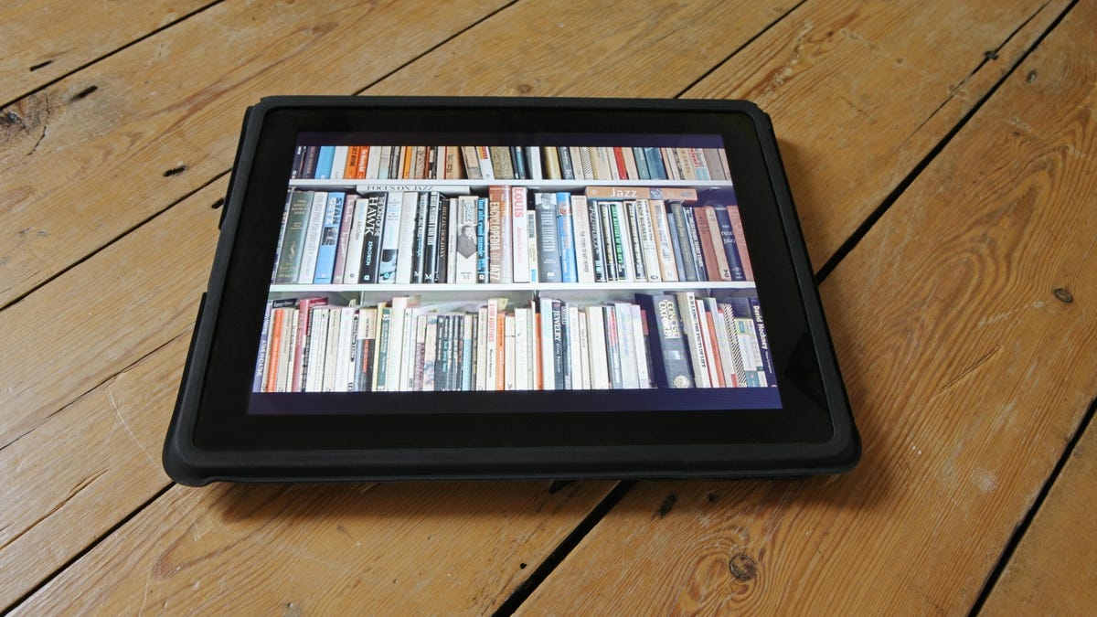 using an e-reader to read a book