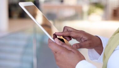 EU says health apps and app stores must follow medical device laws