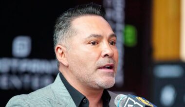 Oscar De La Hoya Names 'Superior' Fighter Between Crawford And Mayweather