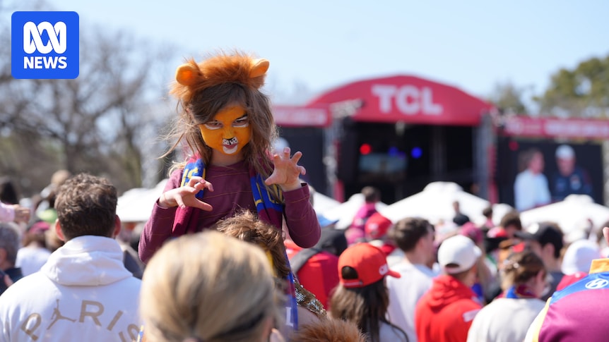 AUDIO: Thousands descend on Melbourne for AFL parade - Australian Broadcasting Corporation