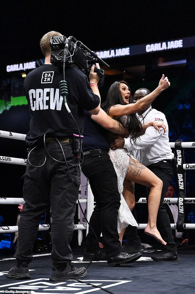 Ex-NRLWAG turned boxer Arabella Del Busso stunned boxing fans when she stormed the ring after a professional bout in the UK over the weekend