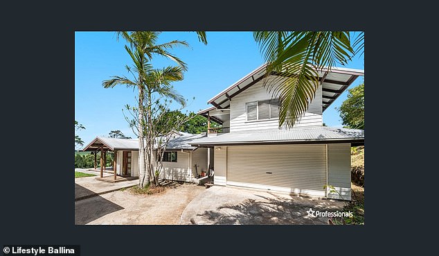 According to property records, Elizabeth sold this Kinvara home last year