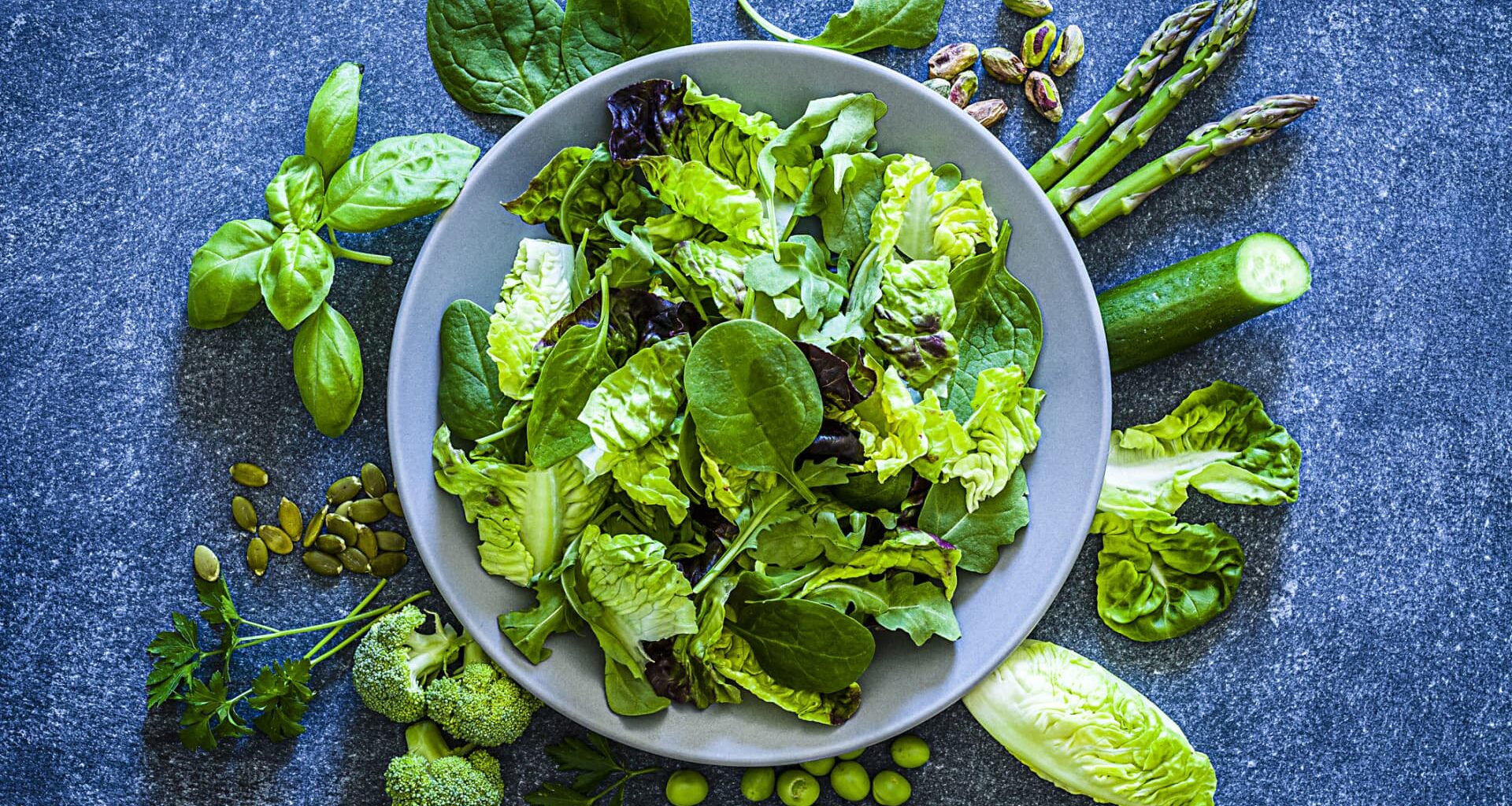 58-year-old doctor eats a salad for breakfast, gets 130 grams of protein a day
