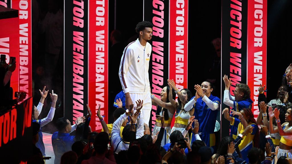 Victor Wembanyama, Spurs to host tryouts for super fan group