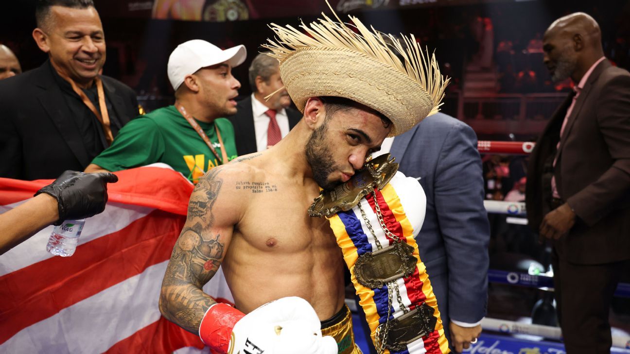 Collazo retains titles after surprise stoppage of Vayson