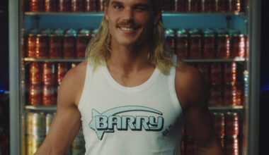 New Barry ad for AFL finals featuring ‘Bazlenka’ and Curnow revitalises naughty early noughties campaign