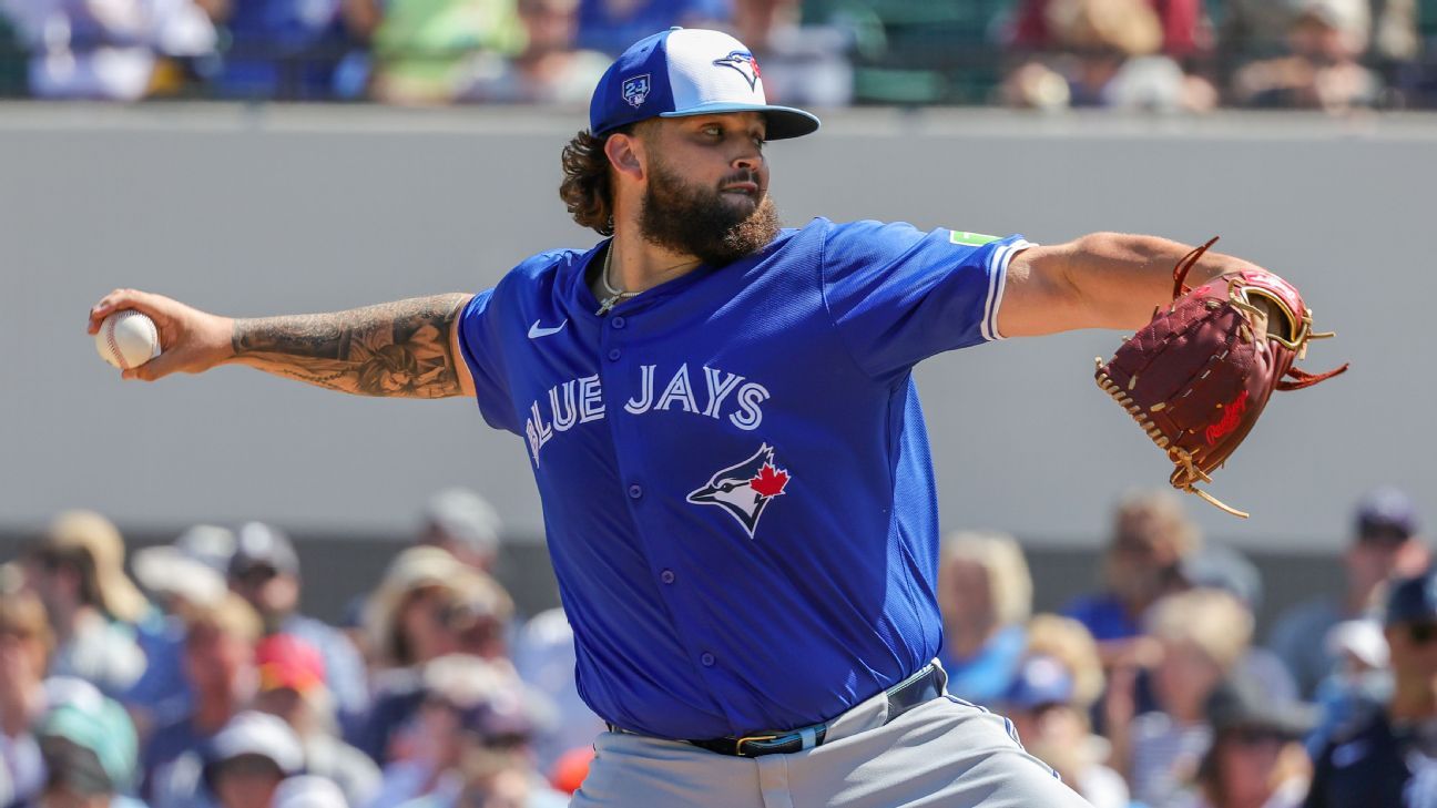 Alek Manoah, cut loose by Blue Jays, lands with Braves
