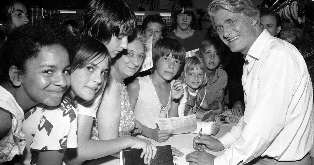 Norwich-born radio man Tom Edwards salutes Pete Murray