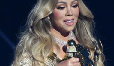 Mariah Carey Calls Out MTV VMAs for Past Snubs During Vanguard Award Speech - E! News