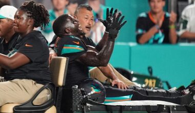 Stadium falls silent as NFL star Tyreek Hill goes down with horrific broken leg