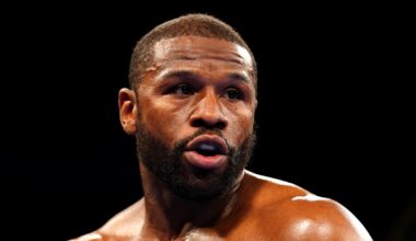 Floyd Mayweather hints at return to professional boxing after Mike Tyson fight