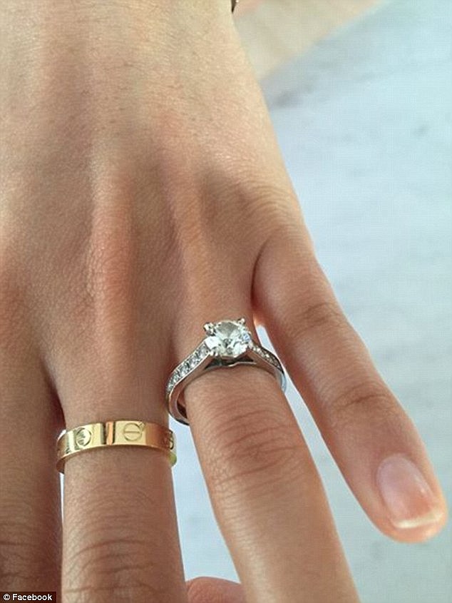 In June 2016, Oscar listed Megan's 1.23 carat ring as a 'regretful sale' on Facebook