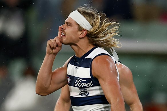 After kicking a goal in the final quarter of the preliminary final against Hawthorn, Smith turned his attention to the crowd.