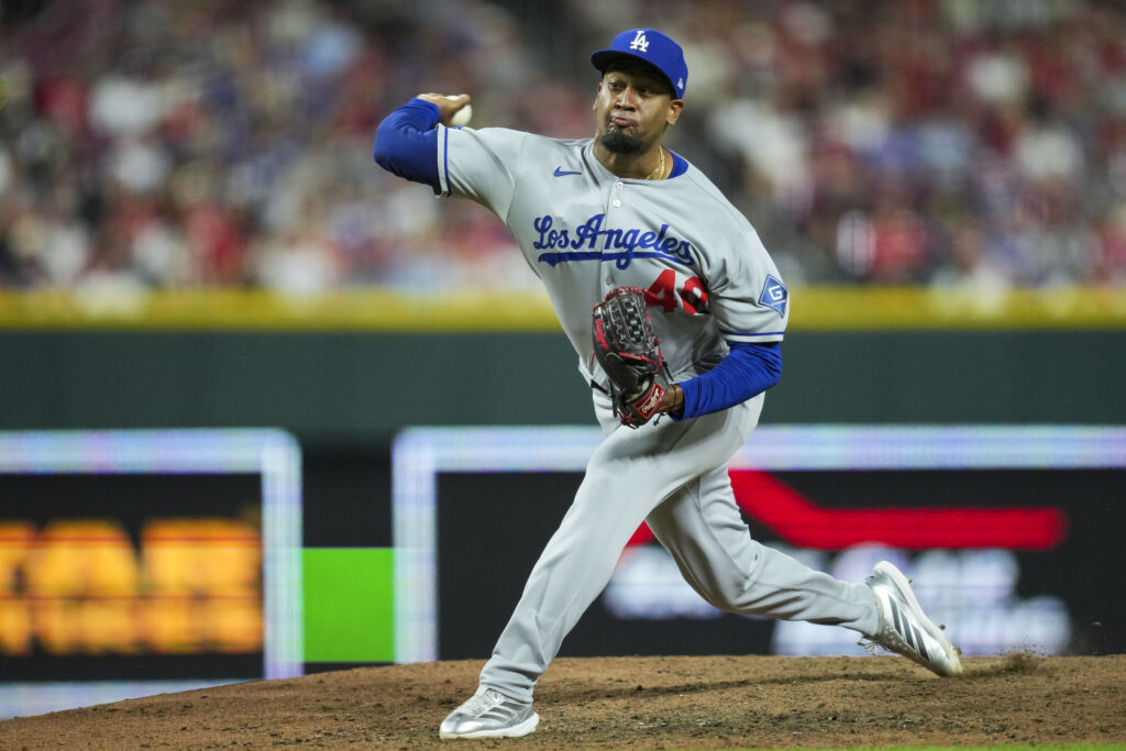 Braves Claim Alexis Diaz - MLB Trade Rumors