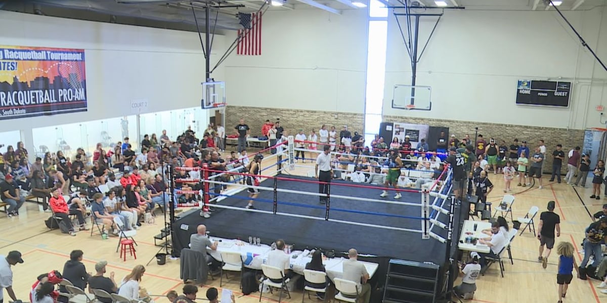 Downtown Throwdown hosts amateur boxing show