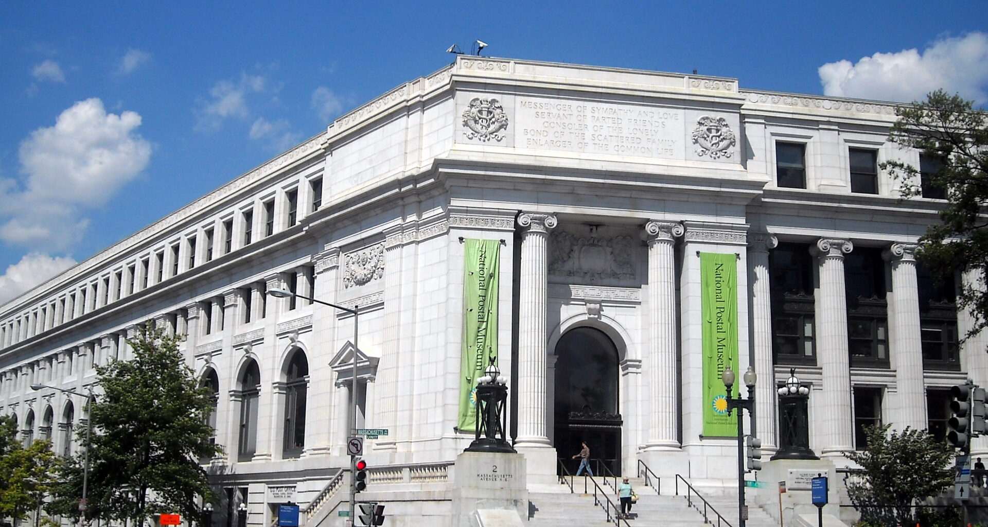 Job openings little changed in July as soft labor market paves way for rate cut