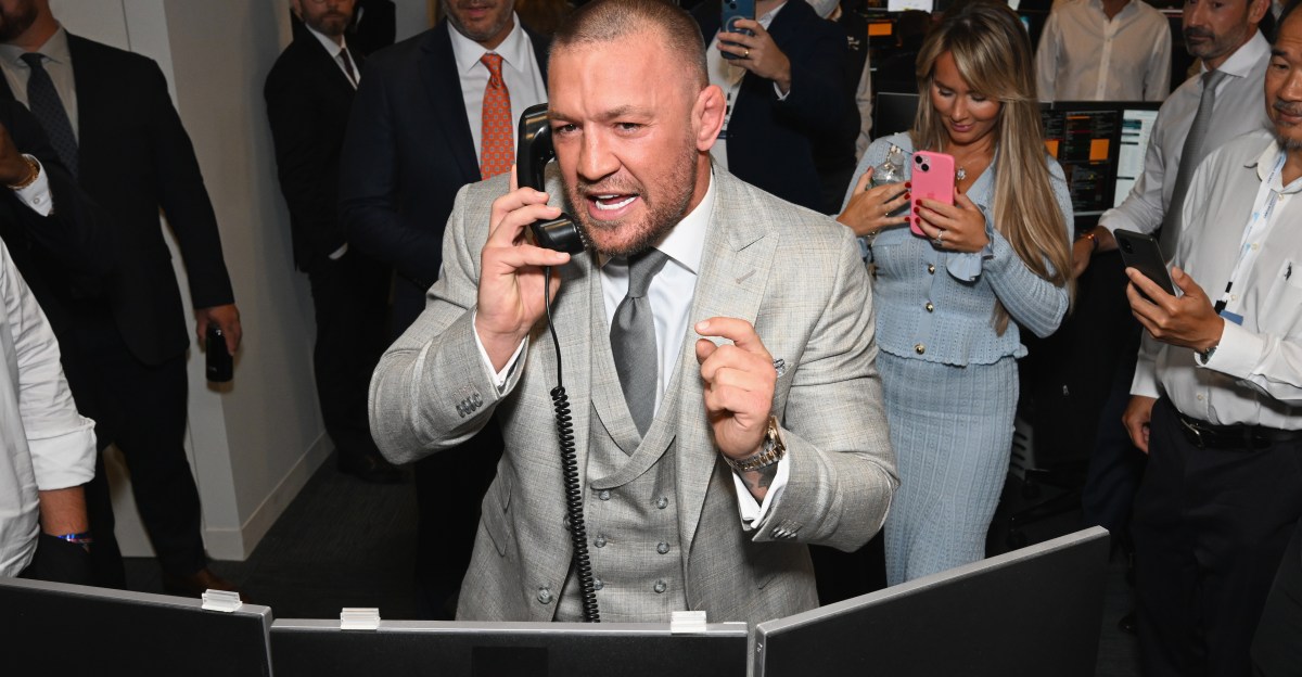 McGregor sets White House price: $100 million and 100 ‘Golden Visas’