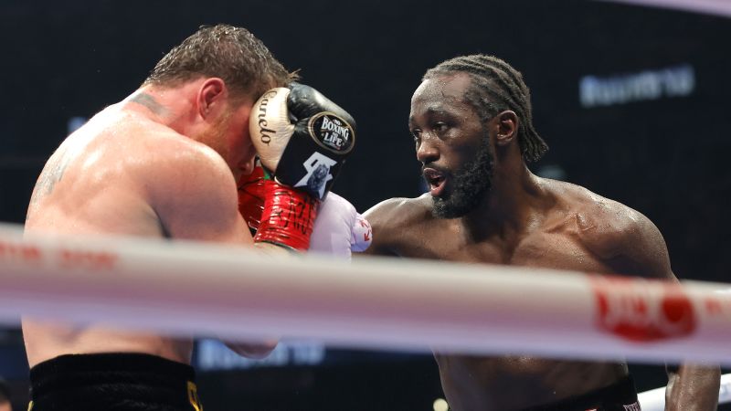 Boxer Terence Crawford held at gunpoint during traffic stop, police say