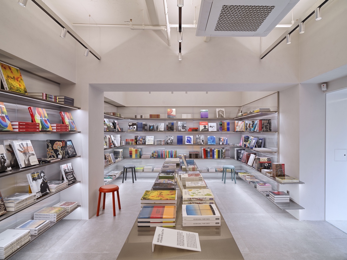 moma bookstore at hyundai card