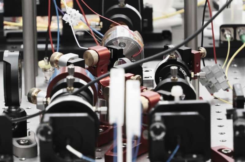 Proven quantum advantage: Researchers cut the time for a learning task from 20 million years to 15 minutes