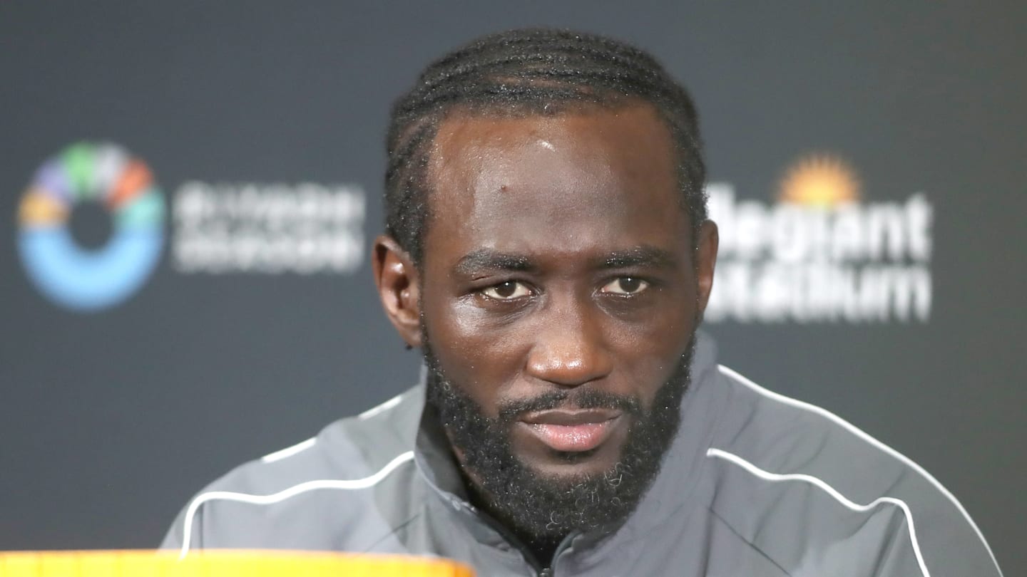 Ex-Boxing Champion With 20 KOs Claims He'd Knock Terence Crawford Out