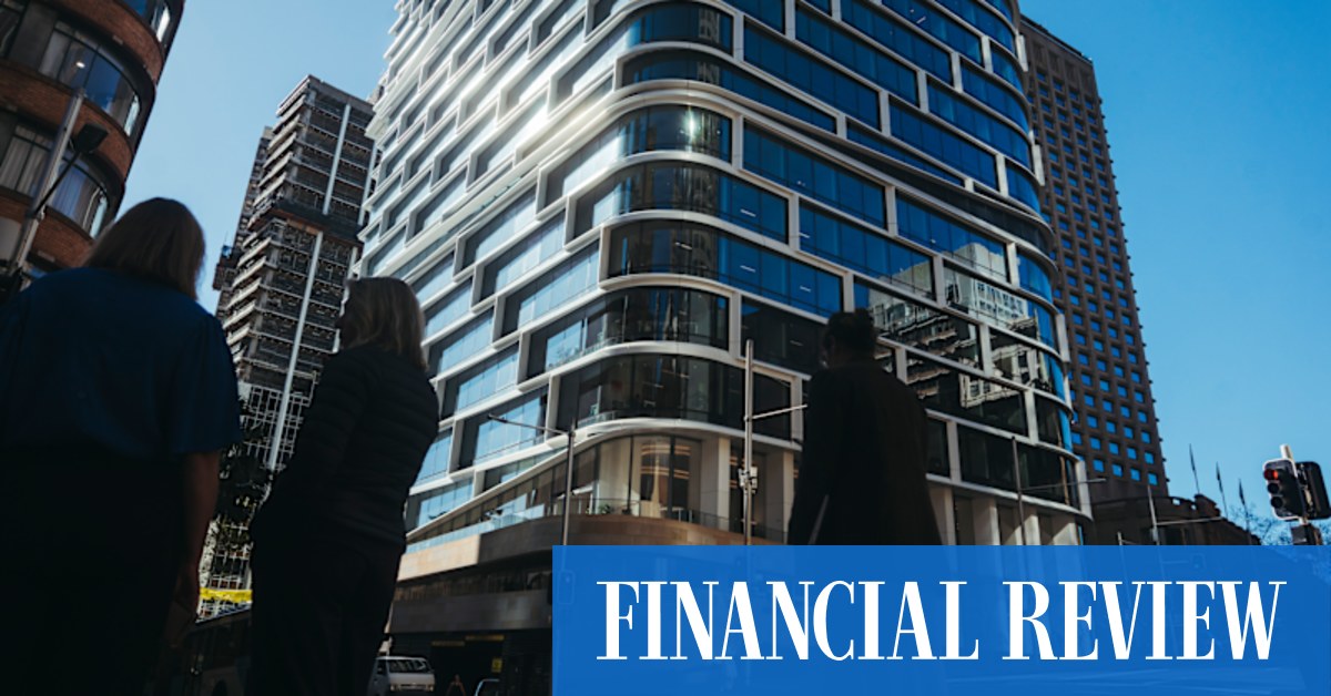 The photo on the cover of the magazine” Anthony Albanese and his new members and senators.