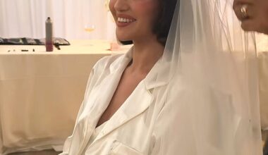 Some eagle-eyed fans caught Selena Gomez indulging in a common vice on her wedding day