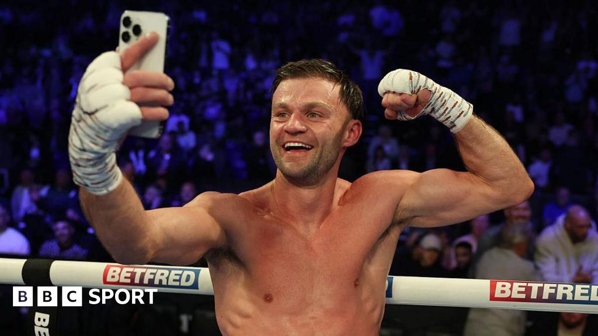 Northern Ireland celebrate Trai Hume's goal