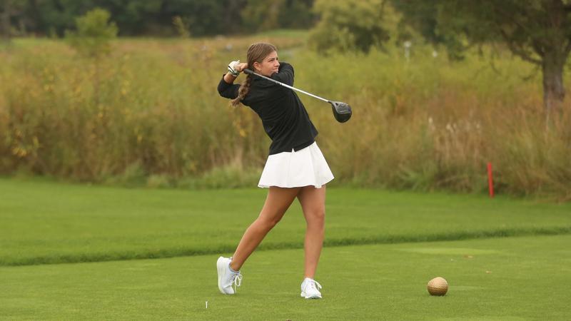 Women’s Golf Ties for Fourth at MIAC Championship